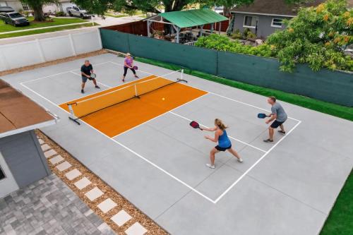 Home with Pickleball Court Private Gym Big Backyard