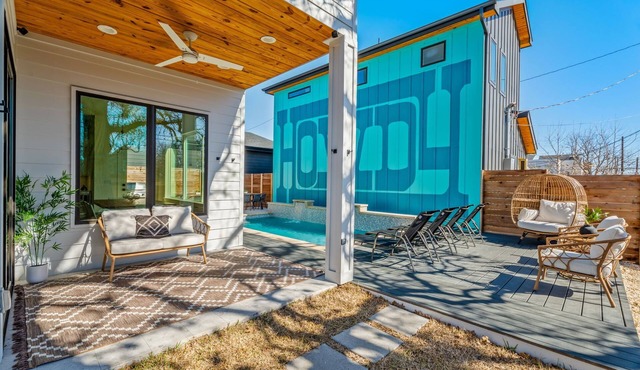 Howdy House - Pool - Grill - Downtown Views - Walkable Coffee Shops