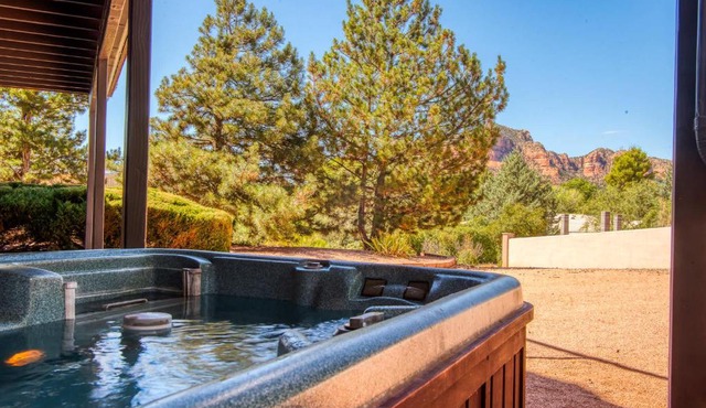 Incredible Red Rock Views Hot Tub Hiking