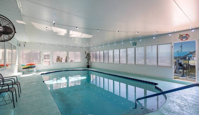 Intercoastal Luxe Retreat in NPR - Indoor pool!