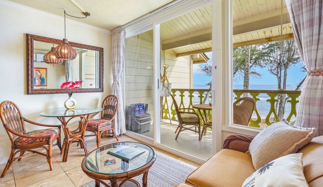 Islander on The Beach 329 the Sunrise Hale | Oceanfront Studio with AC