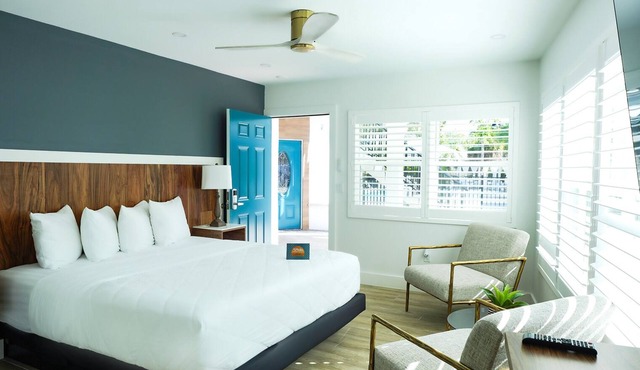Ivory Sands Beach Suites - Premium King