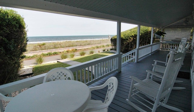 JULY 4TH SPECIAL-Huge Seaside Porch Near Pier, HAMMOCK,OCEANFRONT,STEPS TO BEACH