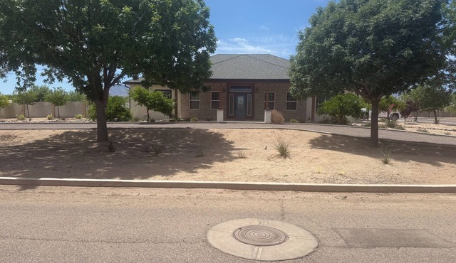 Kerby Korner 6-bedroom house with AC in adorable Pima