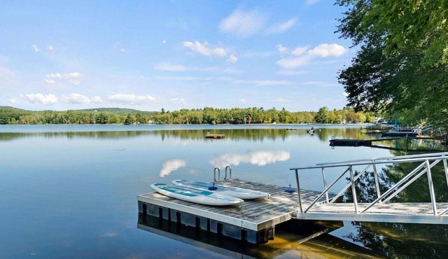 Kinney Cabin: 5-Bedroom Lakefront Home