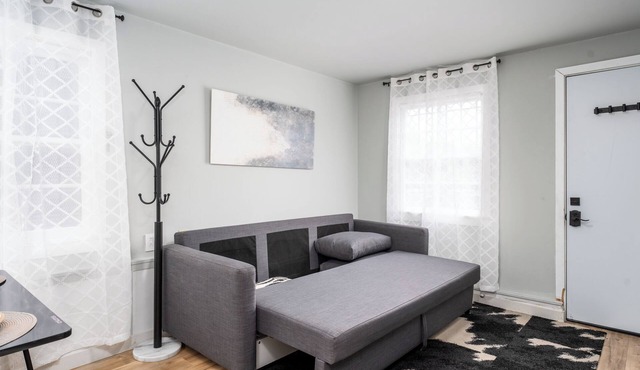 LA Chic Studio: Echo Park Haven