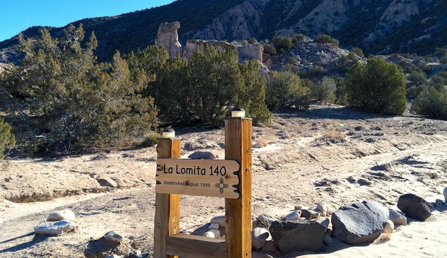 La Lomita, Quiet Hide-Away, Big Sky, Northern NM Food, Spa, Ski, Hike, Raft