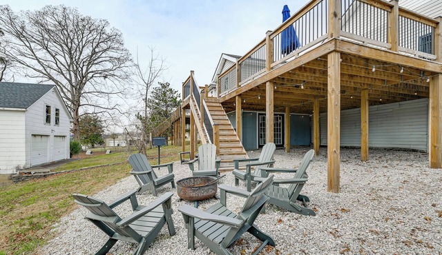 Lake Days & Fireside Nights! Updated Burnside Home