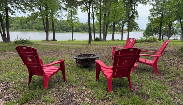 Lake Fork Waterfront -2 bedroom cabin with cozy modern comfort-Boat Ramp/Dock
