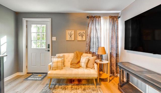 Lakefront Guest Suite Near Richmond