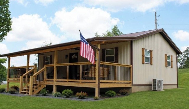 Lakeside Escape in Peaceful Summersville WV