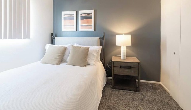 Landing at Mountain Vista Apartments - 3 Bedrooms in Panorama Heights