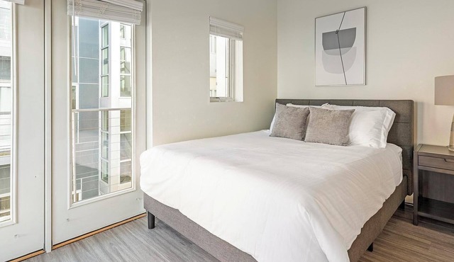 Landing | Beautiful Studio, Courtyard, Gym