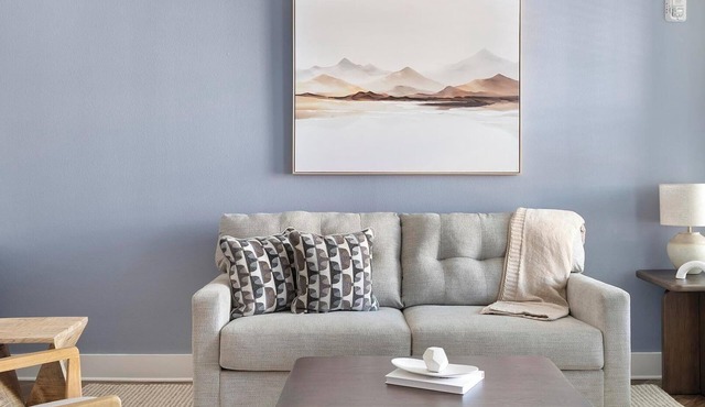 Landing | Chic 1BD, Gym, Clubhouse