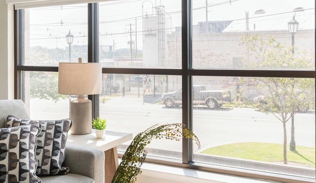Landing | Incredible 2BD in Downtown