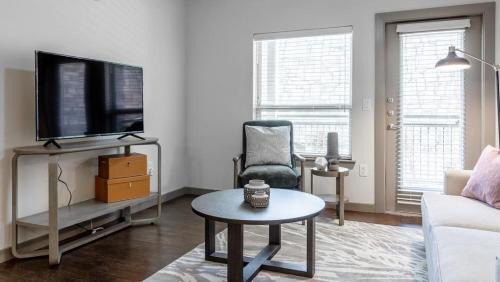 Landing Modern Apartment with Amazing Amenities (ID8123X17)
