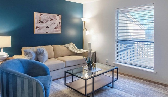 Landing | Spectacular 2BD, Clubhouse, Pool
