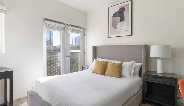 Landing | Spectacular Studio, Gym, Courtyard