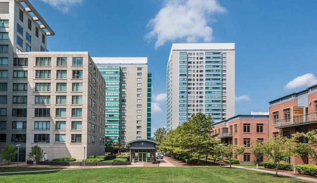 Large 2 Bed/2Bth Apt right by Mass General Hosp,Balcony with Charles River Views in Boston