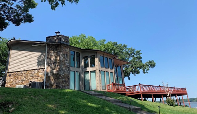 Large Waterfront w/Stellar Views of Grand Lake! Pvt Dock! 6Bed/4Bath, Sleeps 18!