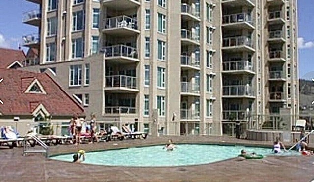 LAST MINUTE DISCOUNT - Downtown Lakefront Luxury. Views! Pools & hot tubs.