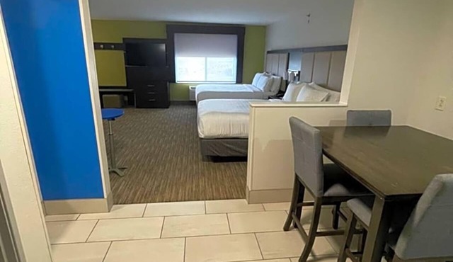 Less than a minutes’ drive from Interstate 25, this Las Vegas .