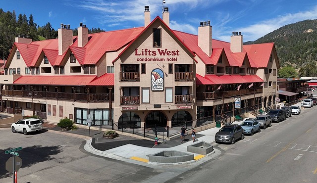 "Lifts West Condo 212" In town-near Platinum chair lift-Wifi-2 level