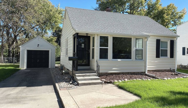 Light and bright 2 bedroom centrally located home