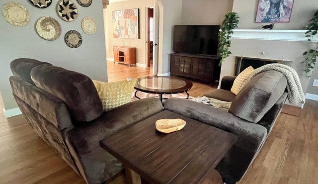 🌶️Location! Huge 3K SqFt Home Nestled on Private 1-Acre Lot + Mountain View’s