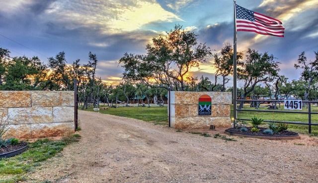 Lodge with shared amenities - pool, hot tub, hiking, pickle ball