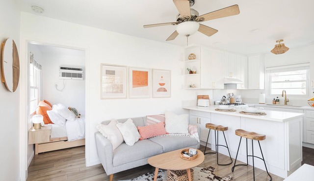 Long Beach Retreat - Private back house with AC, Air Purifiers, & Soft Water