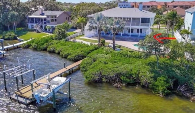Long term Riverside Retreat with Pool