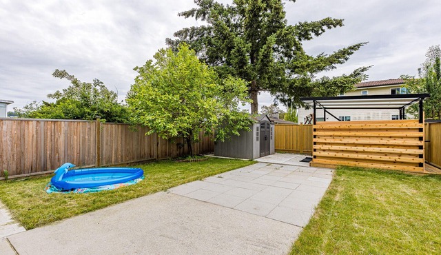 Long term stay: close to Downtown Vancouver/Burnaby Metrotown by Joyce Skytrain