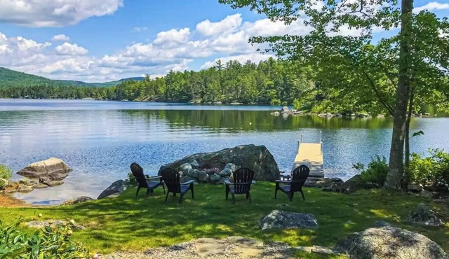 Loon Haven - Spacious Lakefront Home with a Sandy Beach, Kayaks, and Stunning Panoramic Views