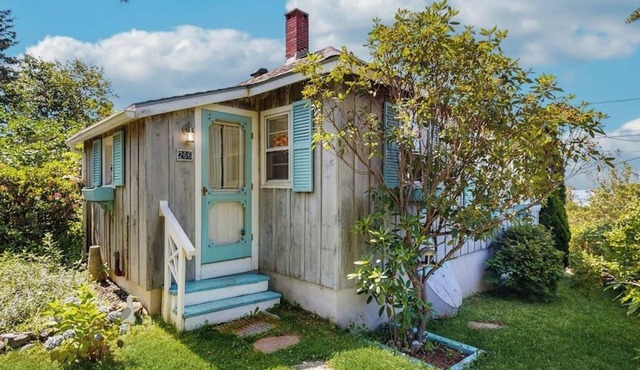 Lovely home with harbor views, gas grill, streaming, W/D, & gourmet range