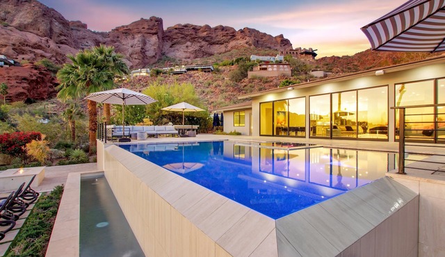 Lux - Million Dollar Luxury Mountain Estate, Pickleball court, putt-putt, heated pool, spa, views