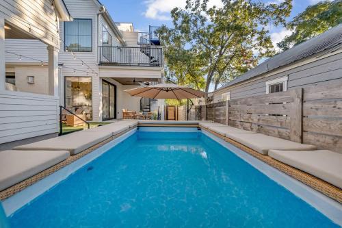 Luxe 6BR Retreat Pool Game Room Sleeps 23