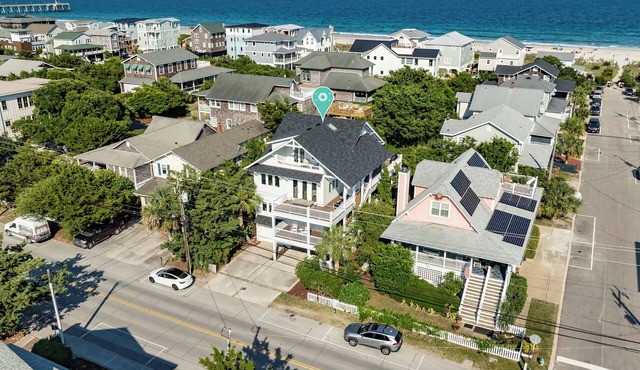 Luxurious Coastal Retreat Close to the Beach with Water Views