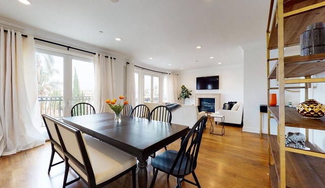 Luxurious & Private Beverly Hills Condo with Views