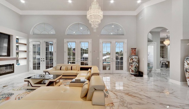 Luxurious Retreat at our Canal Front Pool Home 5BR