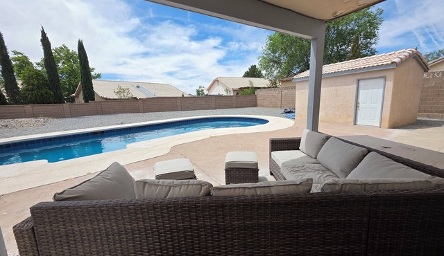 Luxury 4 Bedroom Private Home with Poolside Retreat