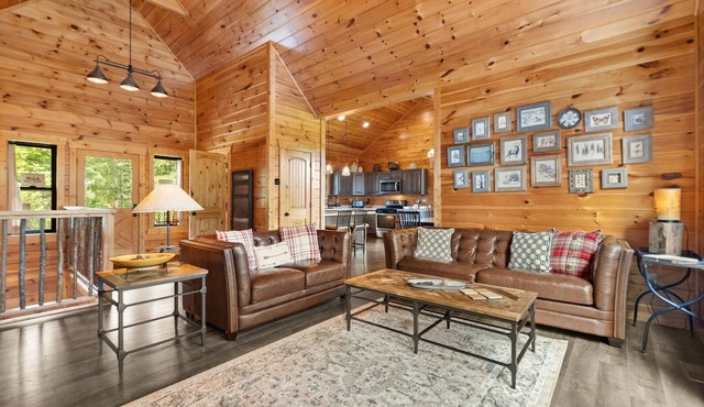 Luxury Cabin with Rustic Elegance
