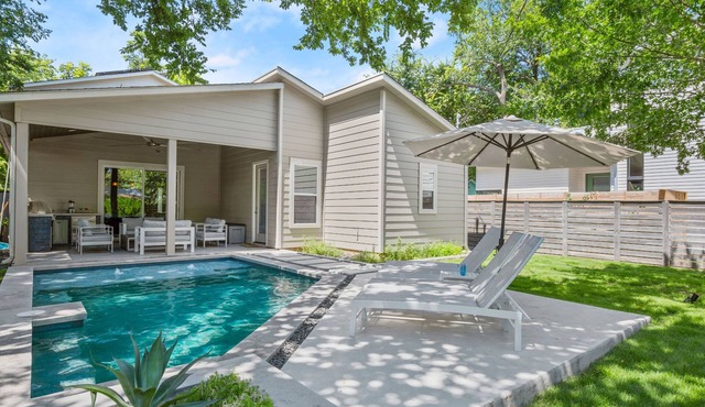 Luxury East Austin Home - Private Pool - Sleeps 11