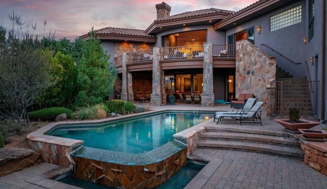 Luxury Estate with 4 Master Suites, Heated Pool, Media Room, near Golf Resorts
