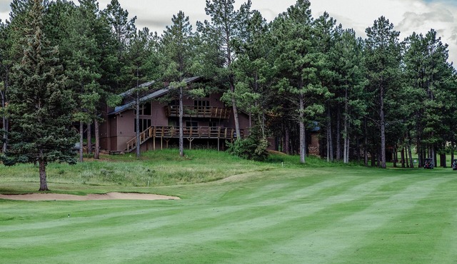 Luxury Home on the Golf Course, just minutes from ski slope