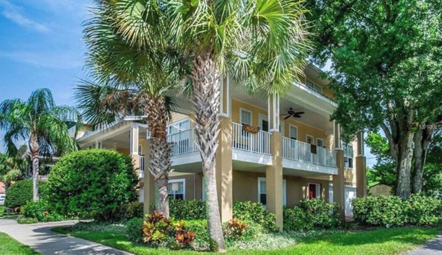 Luxury Hyde Park Townhome- WALK TO RESTAURANTS/BARS