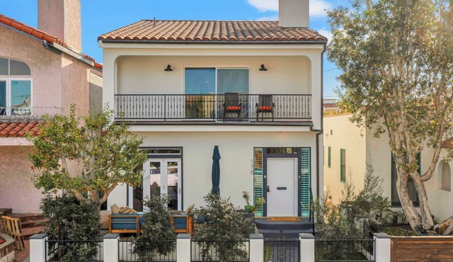 Luxury Villa in Belmont Shores 4 Bedrooms 3 Bath