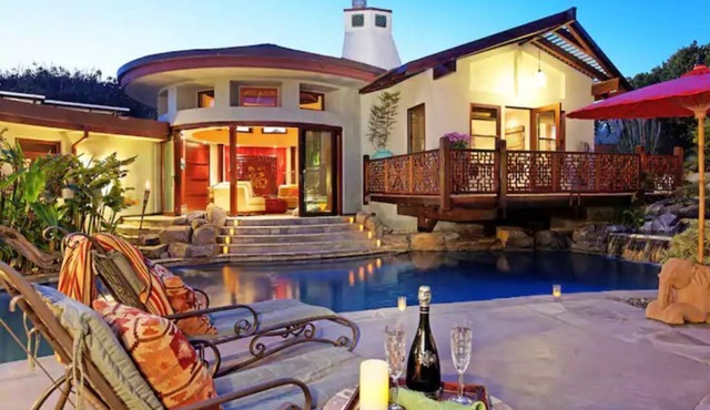 LUXURY VILLA RETREAT w/ROOF DECK, POOL, SPA, SEATED FIRE-PIT, PANORAMIC VIEWS
