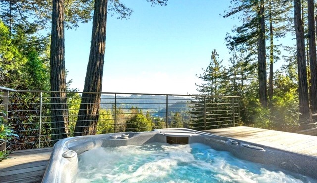 Magic Madrone-Enchanting Retreat w/Stunning Valley Views! HtTb/WiFi