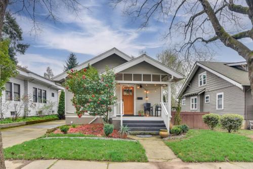 Main Street Retreat! Urban Cottage in Vancouver